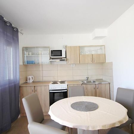 Apartment Suzy Nin Buitenkant foto