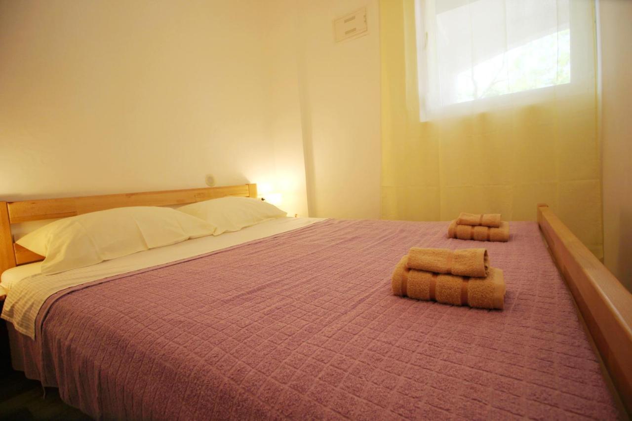 Apartment Suzy Nin Buitenkant foto
