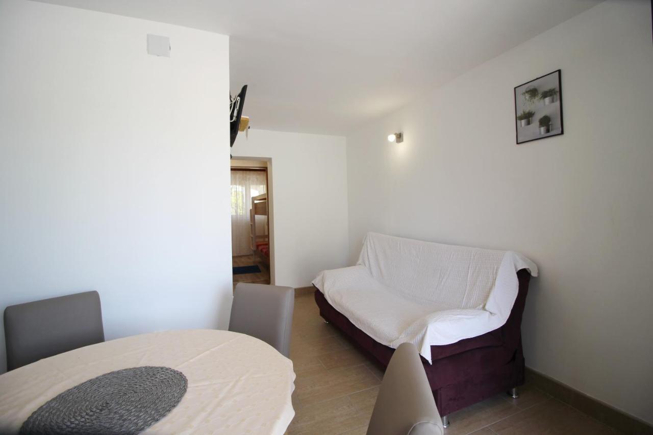 Apartment Suzy Nin Buitenkant foto