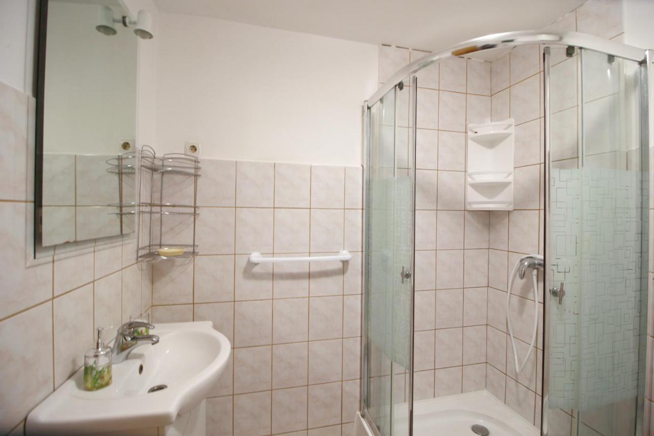 Apartment Suzy Nin Buitenkant foto